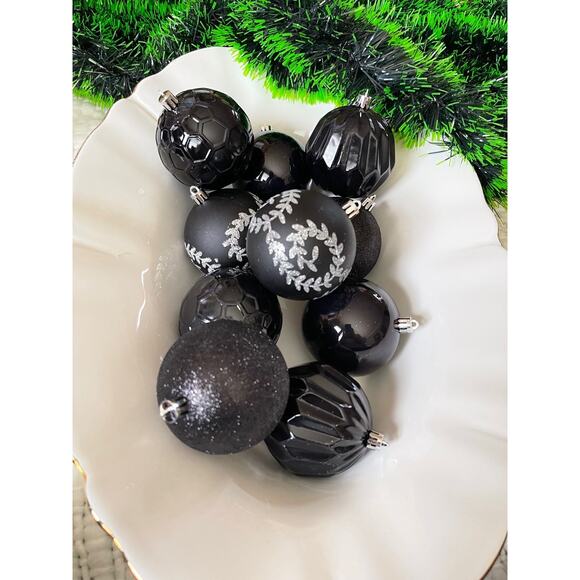 Set of 10 Black Christmas Tree Ornaments - Picture 4 of 6